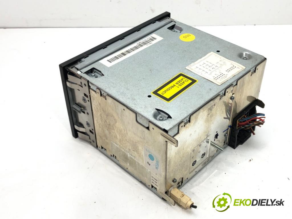 VW FOX liftback (5Z1, 5Z3, 5Z4) 2003 - 2015    1.2 40 kW [55 KM] benzyna 2005 - 2011  RADIO  (Audio zariadenia)