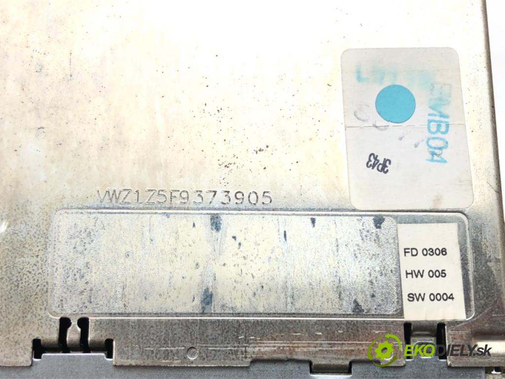 VW FOX liftback (5Z1, 5Z3, 5Z4) 2003 - 2015    1.2 40 kW [55 KM] benzyna 2005 - 2011  RADIO  (Audio zariadenia)