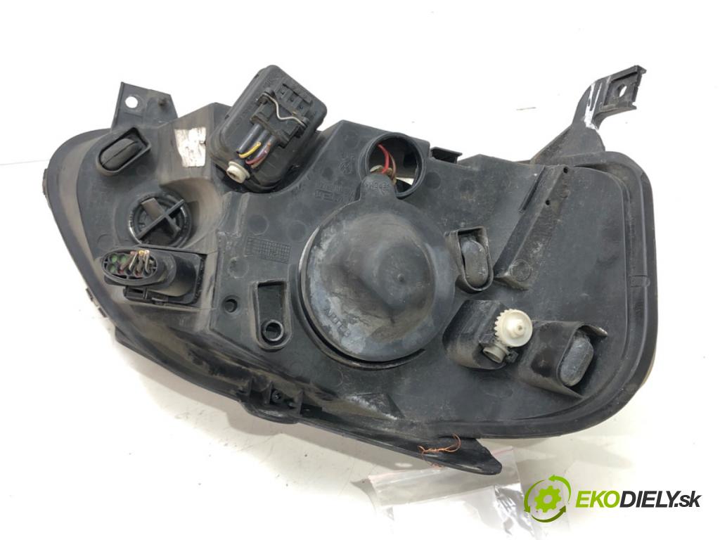VW FOX liftback (5Z1, 5Z3, 5Z4) 2003 - 2015    1.2 40 kW [55 KM] benzyna 2005 - 2011  Svetlomet ľavy predný