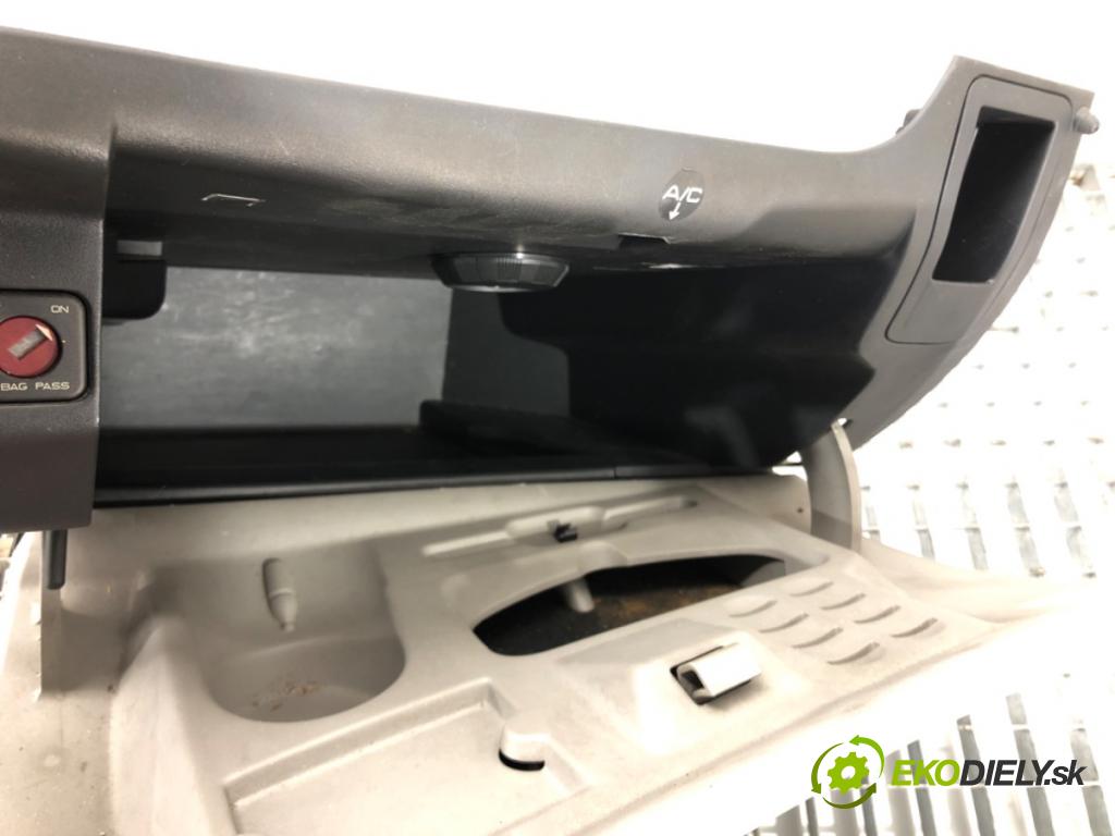 PEUGEOT 207 (WA_, WC_) 2006 - 2015    1.6 HDi 66 kW [90 KM] olej napędowy 2006 - 2013  Priehradka, kastlík spolujazdca  (Priehradky, kastlíky)