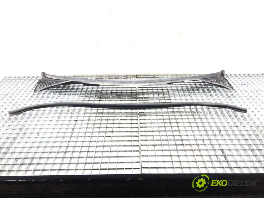 PEUGEOT 207 (WA_, WC_) 2006 - 2015    1.6 HDi 66 kW [90 KM] olej napędowy 2006 - 2013  Torpédo, plast pod čelné okno 96818458XT (Torpéda)