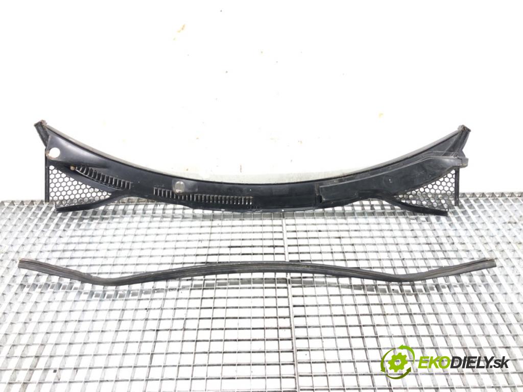 PEUGEOT 207 (WA_, WC_) 2006 - 2015    1.6 HDi 66 kW [90 KM] olej napędowy 2006 - 2013  Torpédo, plast pod čelné okno 96818458XT (Torpéda)