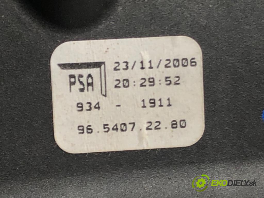 PEUGEOT 207 (WA_, WC_) 2006 - 2015    1.6 HDi 66 kW [90 KM] olej napędowy 2006 - 2013  Kulisa 9654072280 (Rýchlostné páky / kulisy)