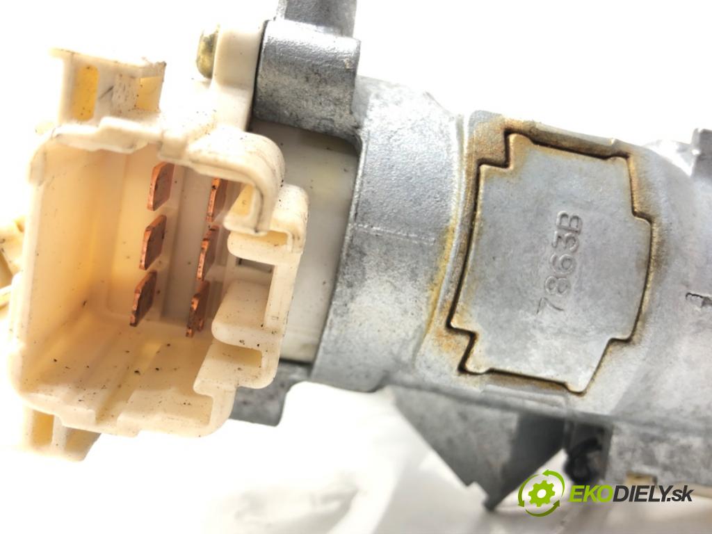 TOYOTA YARIS VERSO (_P2_) 1999 - 2005    1.4 D-4D (NLP20_, NLP22_) 55 kW [75 KM] olej napędowy 2000 - 2005  spinačka 45020-52-1 (Spínacie skrinky a kľúče)