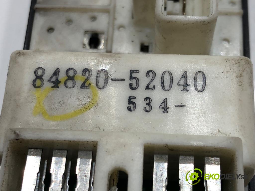 TOYOTA YARIS VERSO (_P2_) 1999 - 2005    1.4 D-4D (NLP20_, NLP22_) 55 kW [75 KM] olej napędowy 2000 - 2005  Prepínač okien 84820-52040 (Prepínače, spínače, tlačidlá a ovládače kúrenia)