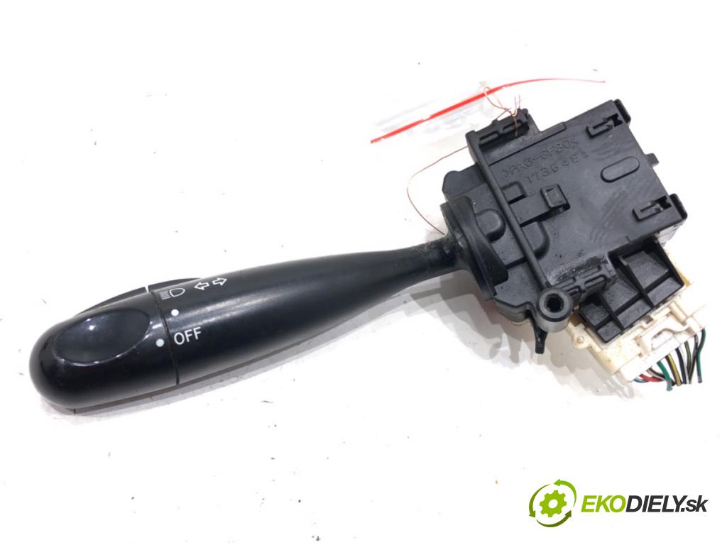 TOYOTA YARIS VERSO (_P2_) 1999 - 2005    1.4 D-4D (NLP20_, NLP22_) 55 kW [75 KM] olej napędowy 2000 - 2005  Prepínač smeroviek  (Prepínače, spínače, tlačidlá a ovládače kúrenia)