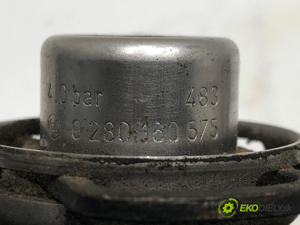 AUDI A6 C5 (4B2) 1997 - 2005    2.0 96 kW [130 KM] benzyna 2001 - 2005  Lišta vstrekovacia 06B133551T (Vstrekovacie lišty)