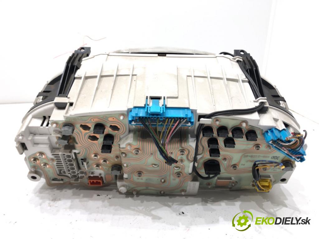 HONDA CR-V I (RD) 1995 - 2002    2.0 16V 4WD (RD1, RD3) 94 kW [128 KM] benzyna 1995 - 2001  Prístrojovka HR0224122 (Prístrojové dosky, displeje)