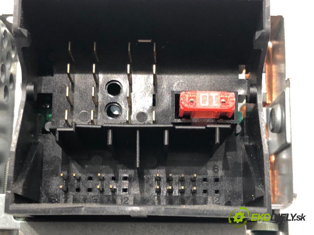 CITROEN C3 I (FC_, FN_) 2002 - 2022    1.4 HDi 50 kW [68 KM] olej napędowy 2002 - 2022  RADIO 96613825XT (Audio zariadenia)