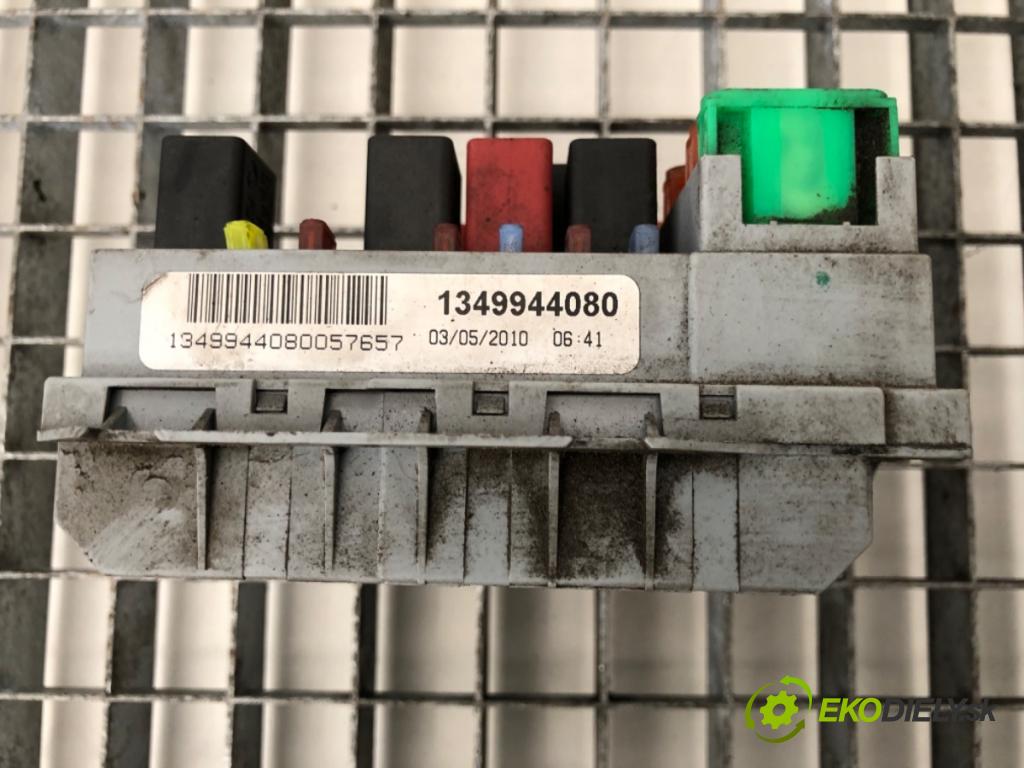 FIAT DUCATO Autobus (250_) 2006 - 2022    120 Multijet 2,3 D 88 kW [120 KM] olej napędowy 2006 - 2022  skříňka poistková 1349944080 (Pojistkové skříňky)