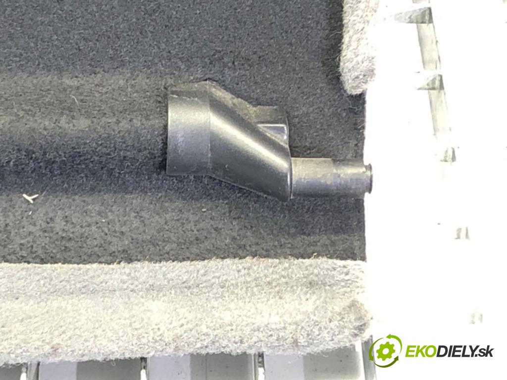 SEAT LEON (1M1) 1999 - 2006    1.6 74 kW [100 KM] benzyna 1999 - 2006  Pláto zad