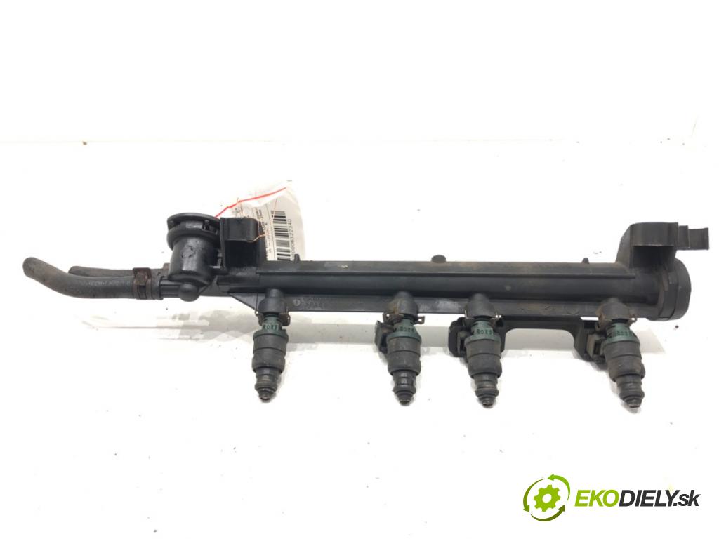 SEAT LEON (1M1) 1999 - 2006    1.6 74 kW [100 KM] benzyna 1999 - 2006  Lišta vstrekovacia 037906031AA (Vstrekovacie lišty)