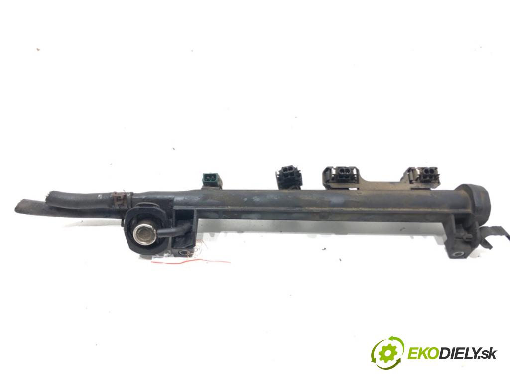 SEAT LEON (1M1) 1999 - 2006    1.6 74 kW [100 KM] benzyna 1999 - 2006  Lišta vstrekovacia 037906031AA (Vstrekovacie lišty)