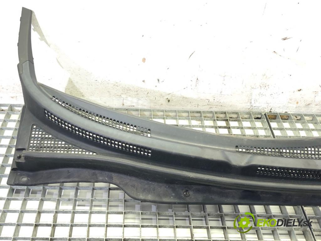 KIA CEED SW (ED) 2007 - 2012    1.6 CRDi 90 66 kW [90 KM] olej napędowy 2007 - 2012  Torpédo, plast pod čelné okno 86151-1H000 (Torpéda)