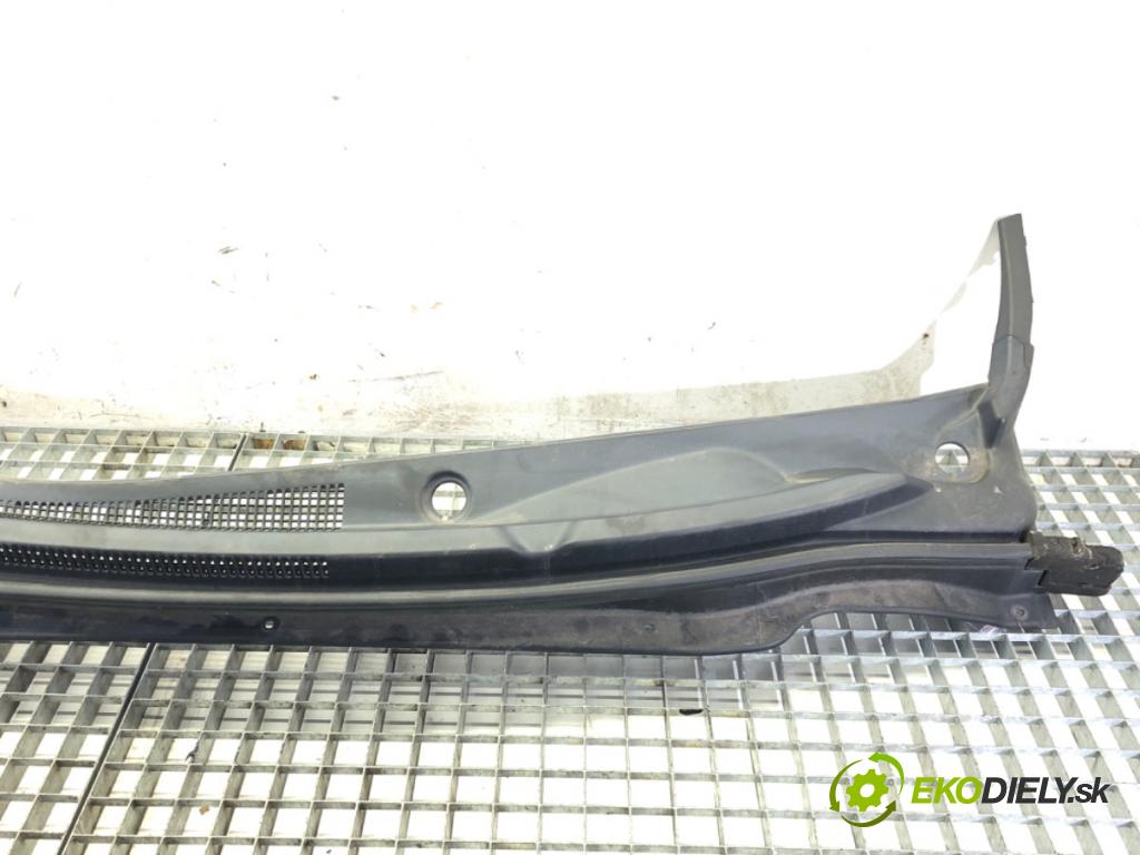 KIA CEED SW (ED) 2007 - 2012    1.6 CRDi 90 66 kW [90 KM] olej napędowy 2007 - 2012  Torpédo, plast pod čelné okno 86151-1H000 (Torpéda)