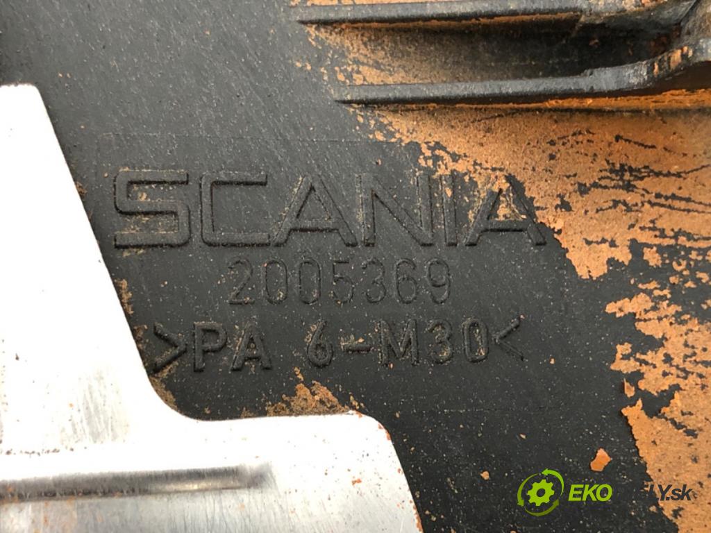 SCANIA P,G,R,T - series 2003 - 2022 R 450 Kľučka vonkajšia ľavy predný 2005369