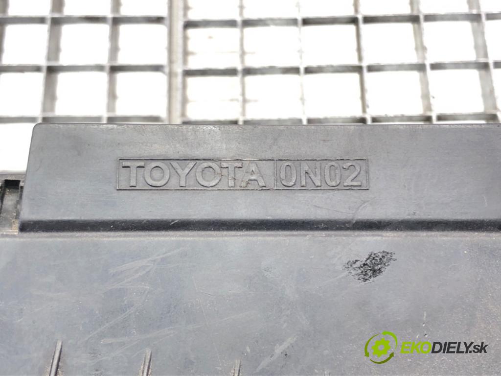 TOYOTA YARIS (_P9_) 2005 - 2014    1.4 D-4D (NLP90_) 66 kW [90 KM] olej napędowy 2005 - 2012  Obal filtra vzduchu  (Obaly filtrov vzduchu)