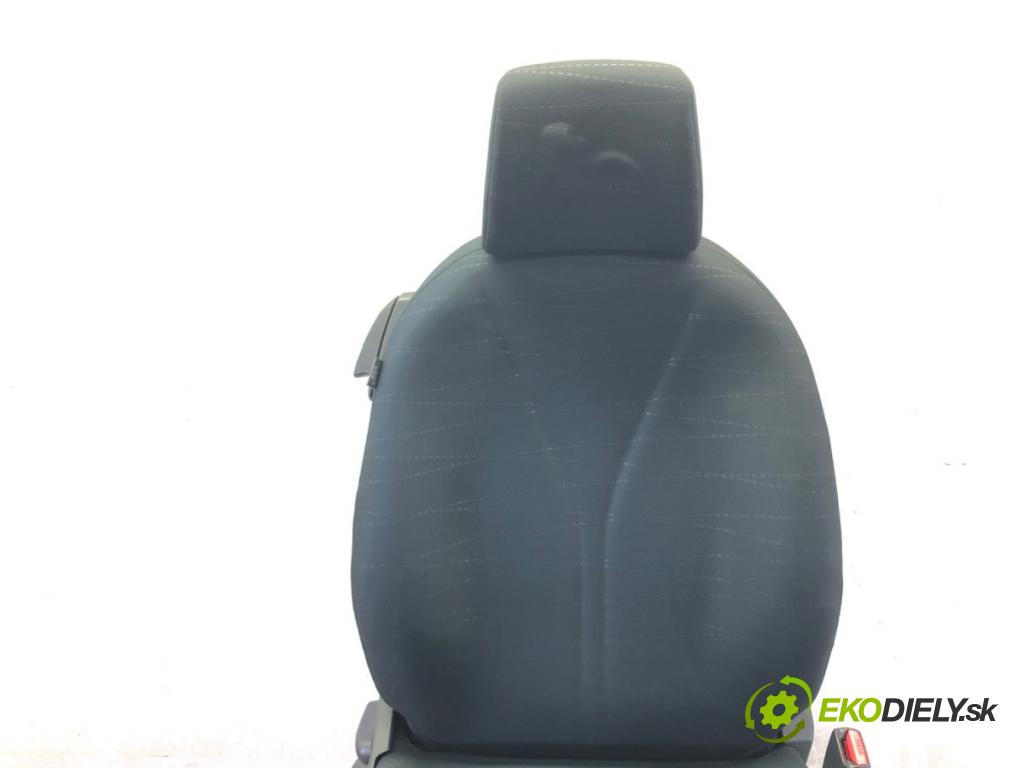 TOYOTA YARIS (_P9_) 2005 - 2014    1.4 D-4D (NLP90_) 66 kW [90 KM] olej napędowy 2005 - 2012  Sedadlo pravy predný