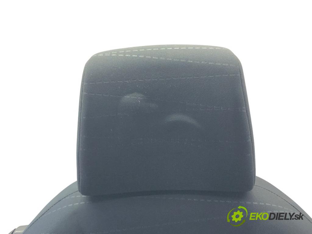 TOYOTA YARIS (_P9_) 2005 - 2014    1.4 D-4D (NLP90_) 66 kW [90 KM] olej napędowy 2005 - 2012  Sedadlo pravy predný