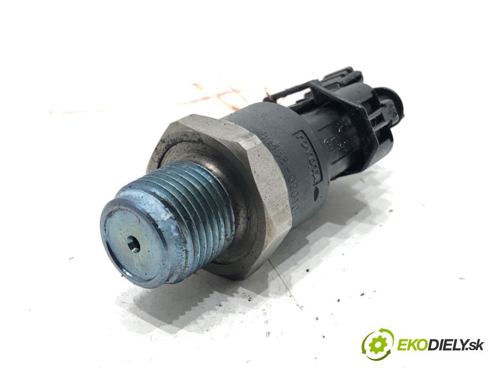 TOYOTA YARIS (_P9_) 2005 - 2014    1.4 D-4D (NLP90_) 66 kW [90 KM] olej napędowy 2005 - 2012  Snímač tlaku paliva 89458-02010 (Snímače)