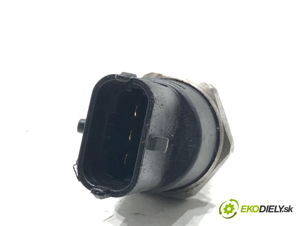 TOYOTA YARIS (_P9_) 2005 - 2014    1.4 D-4D (NLP90_) 66 kW [90 KM] olej napędowy 2005 - 2012  Snímač tlaku paliva 89458-02010 (Snímače)