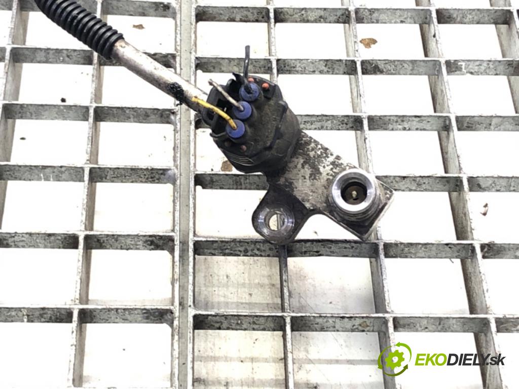 TOYOTA YARIS (_P9_) 2005 - 2014    1.4 D-4D (NLP90_) 66 kW [90 KM] olej napędowy 2005 - 2012  rúrka klimatizácie  (Rúrky klimatizácie)