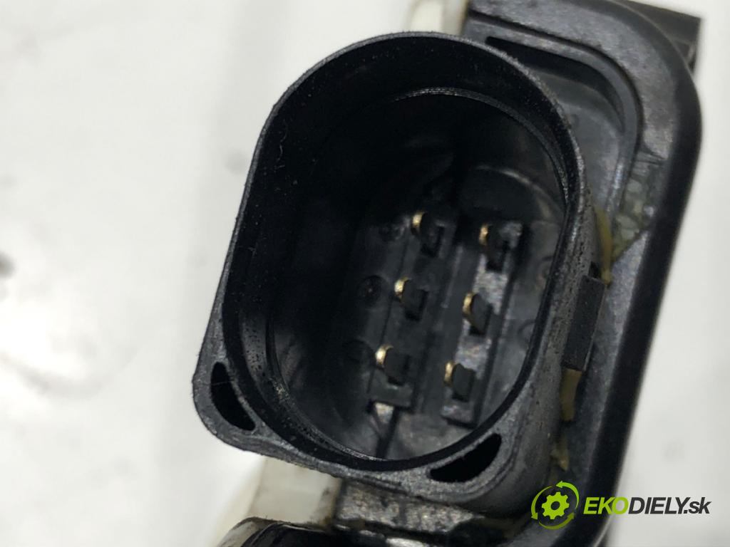 SKODA CITIGO (NF1) 2011 - 2019    1.0 44 kW [60 KM] benzyna 2011 - 2019  zámok dveře pravý přední část 1S1837016C