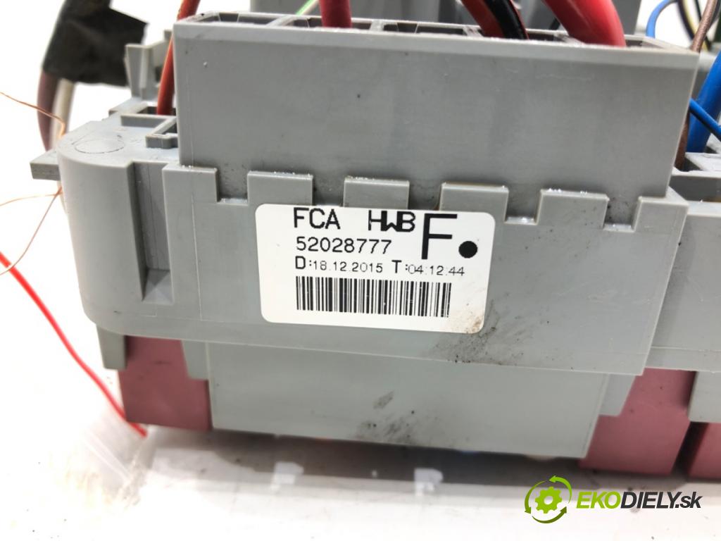 FIAT TIPO sedan (356_) 2015 - 2022    1.4 (356SXA1B) 70 kW [95 KM] benzyna 2015 - 2022  skříňka poistková 52028777 (Pojistkové skříňky)
