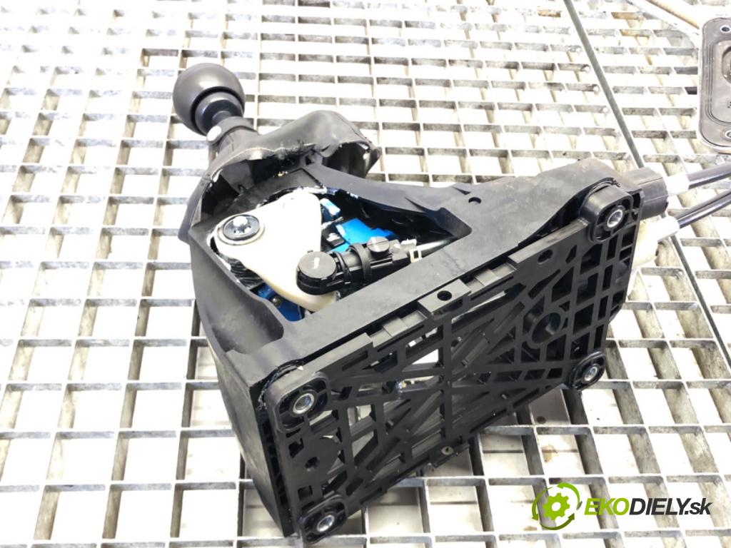 FIAT TIPO sedan (356_) 2015 - 2022    1.4 (356SXA1B) 70 kW [95 KM] benzyna 2015 - 2022  Kulisa 50294520 (Rýchlostné páky / kulisy)