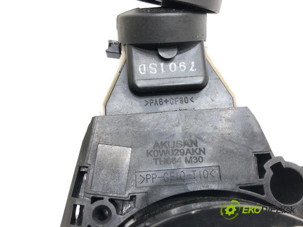NISSAN QASHQAI / QASHQAI +2 I (J10, NJ10, JJ10E) 2006 - 2014    2.0 dCi 110 kW [150 KM] olej napędowy 2007 - 2013  Prepínač kombinovaný 47945JD000 (Prepínače, spínače, tlačidlá a ovládače kúrenia)