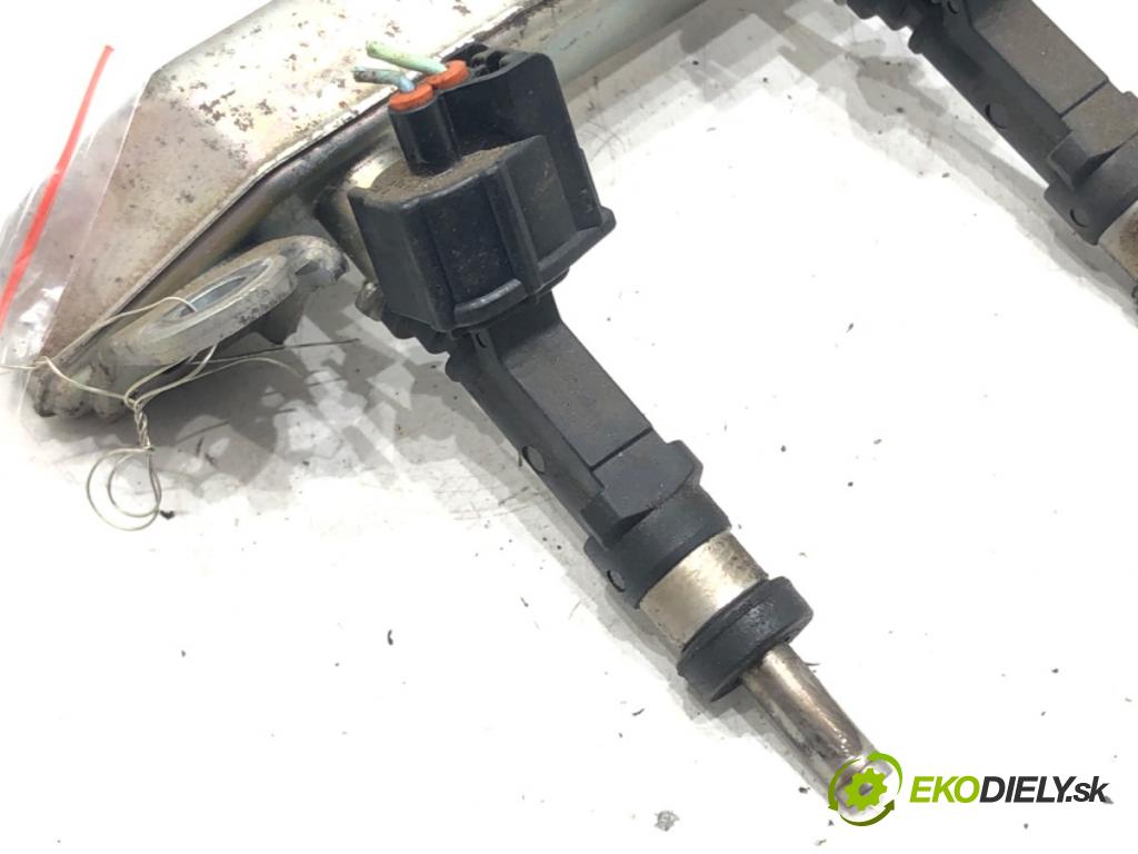 TOYOTA YARIS (_P9_) 2005 - 2014    1.33 VVT-i (NSP90_) 74 kW [100 KM] benzyna 2008 - 2011  Lišta vstrekovacia  (Vstrekovacie lišty)