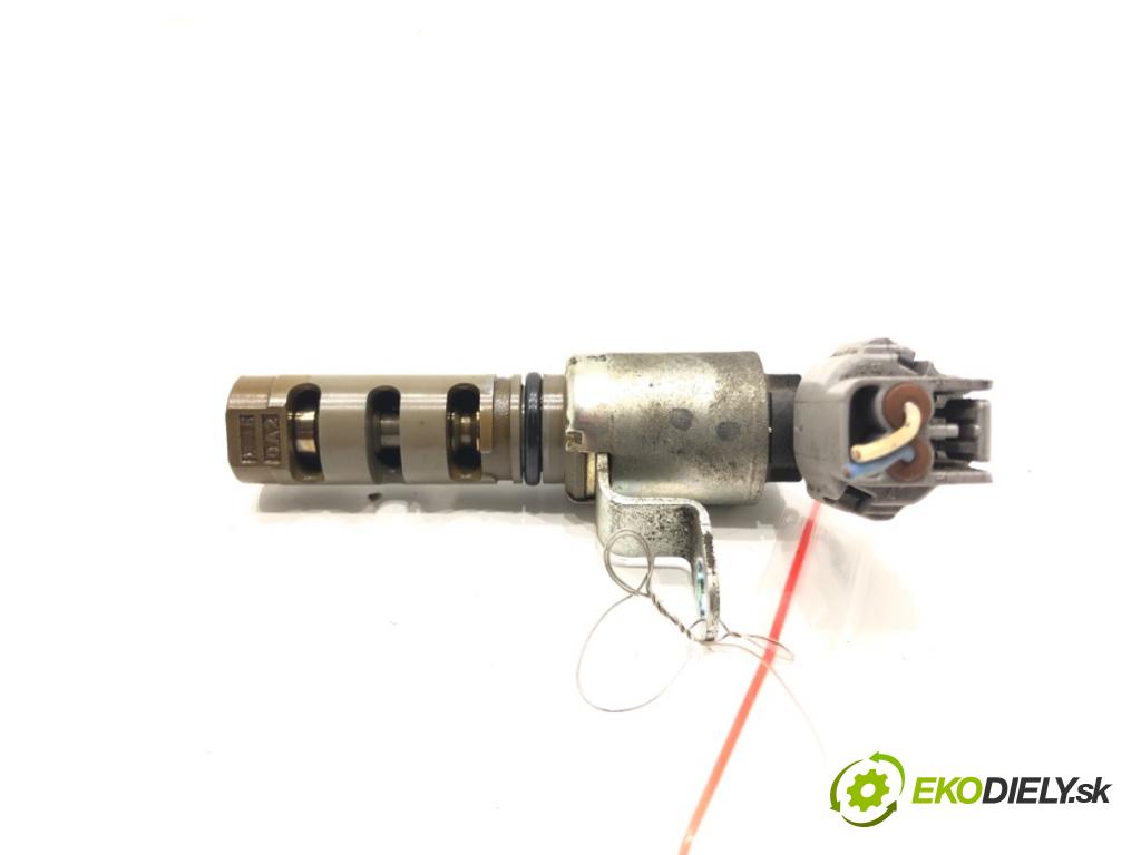 TOYOTA YARIS II liftback 2009 74 kW 1.33 VVT-i (NSP90_) 1329 snímač variabilní fázy 347020-522021 (Snímač)