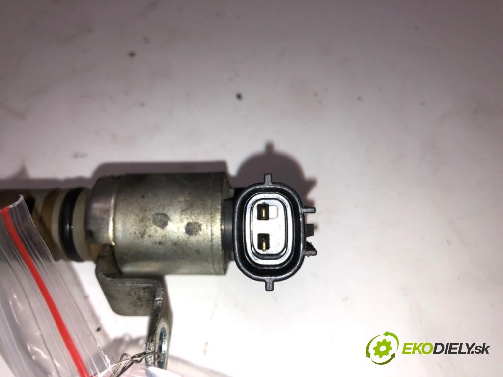 TOYOTA YARIS II liftback 2009 74 kW 1.33 VVT-i (NSP90_) 1329 snímač variabilní fázy 347020-522021 (Snímač)