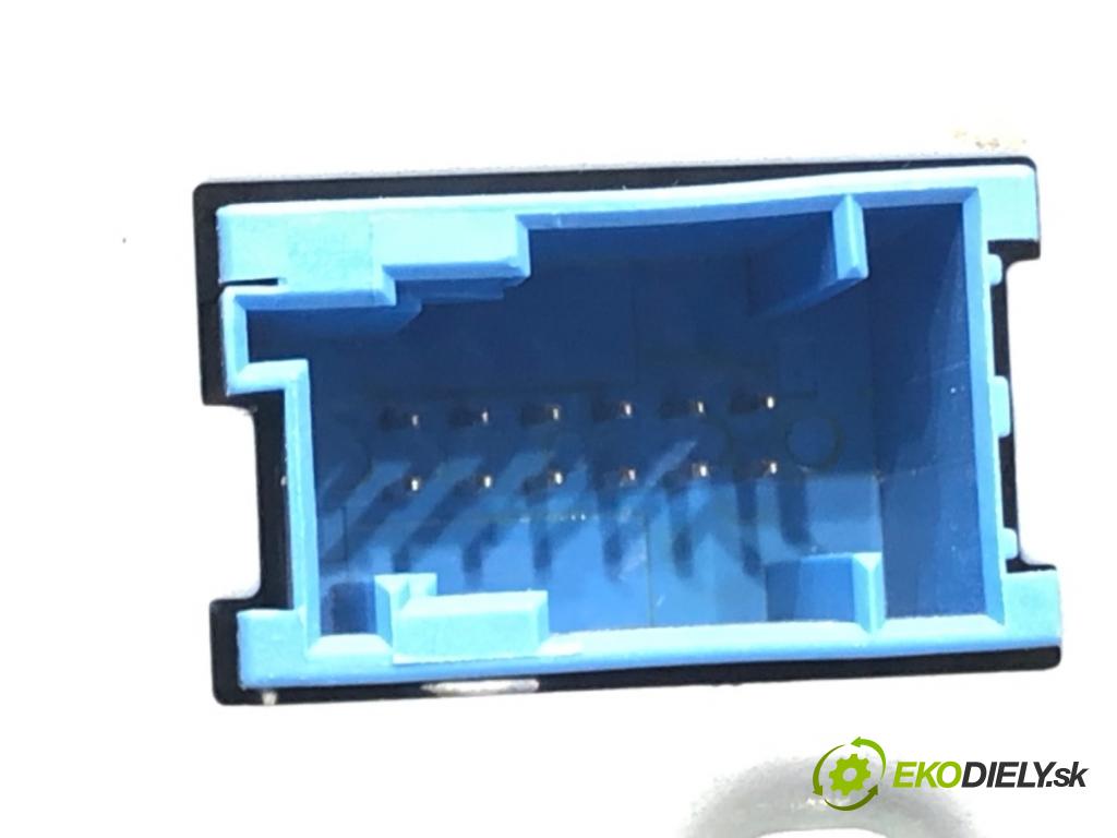 PEUGEOT 308 SW II (LC_, LJ_, LR_, LX_, L4_) 2014 - 2021    1.6 BlueHDi 100 73 kW [99 KM] olej napędowy 2014 - 2021  Menič CD 9805593680 (CD meniče)