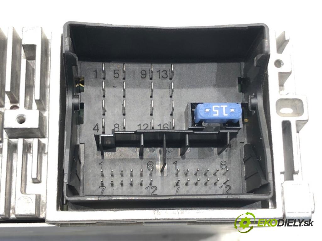 PEUGEOT 308 SW II (LC_, LJ_, LR_, LX_, L4_) 2014 - 2021    1.6 BlueHDi 100 73 kW [99 KM] olej napędowy 2014 - 2021  RADIO 9810475880 (Audio zariadenia)