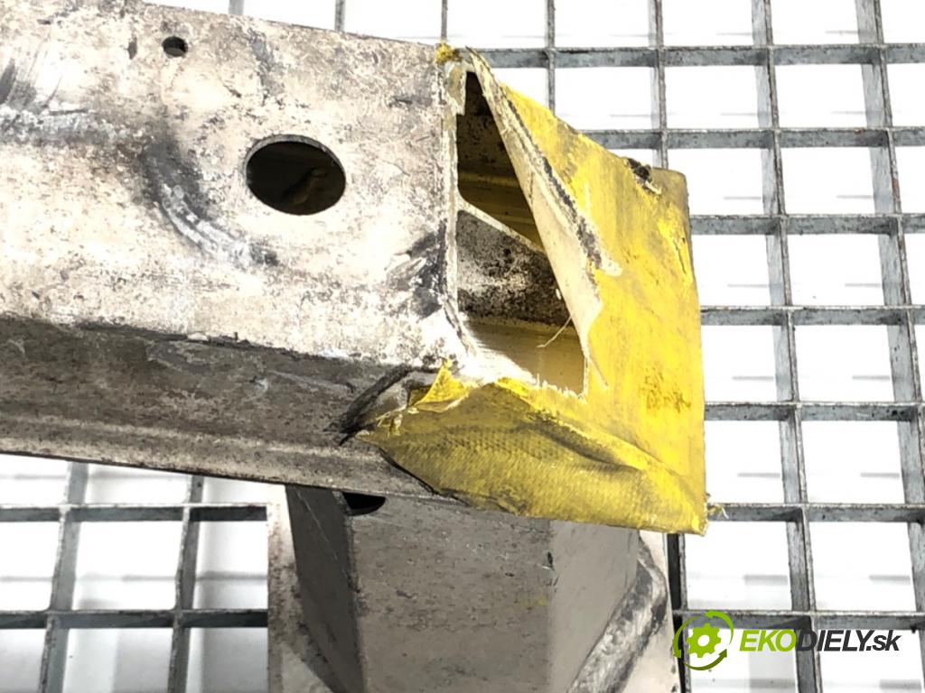 PEUGEOT 308 SW II (LC_, LJ_, LR_, LX_, L4_) 2014 - 2021    1.6 BlueHDi 100 73 kW [99 KM] olej napędowy 2014 - 2021  výztuha nárazníka přední část 9677378580 (Výztuhy přední)