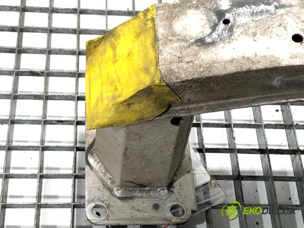 PEUGEOT 308 SW II (LC_, LJ_, LR_, LX_, L4_) 2014 - 2021    1.6 BlueHDi 100 73 kW [99 KM] olej napędowy 2014 - 2021  výztuha nárazníka přední část 9677378580 (Výztuhy přední)