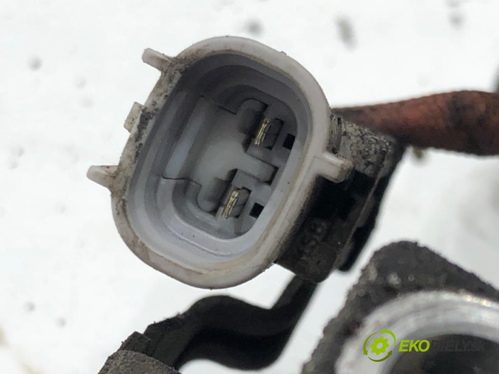 TOYOTA YARIS (_P9_) 2005 - 2014    1.4 D-4D (NLP90_) 66 kW [90 KM] olej napędowy 2005 - 2012  kompresor klimatizace 447260-2333 (Kompresory)