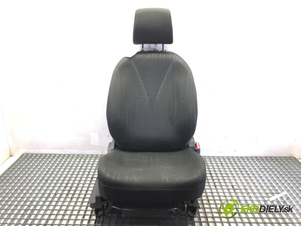 TOYOTA YARIS (_P9_) 2005 - 2014    1.4 D-4D (NLP90_) 66 kW [90 KM] olej napędowy 2005 - 2012  Sedadlo pravy predný 