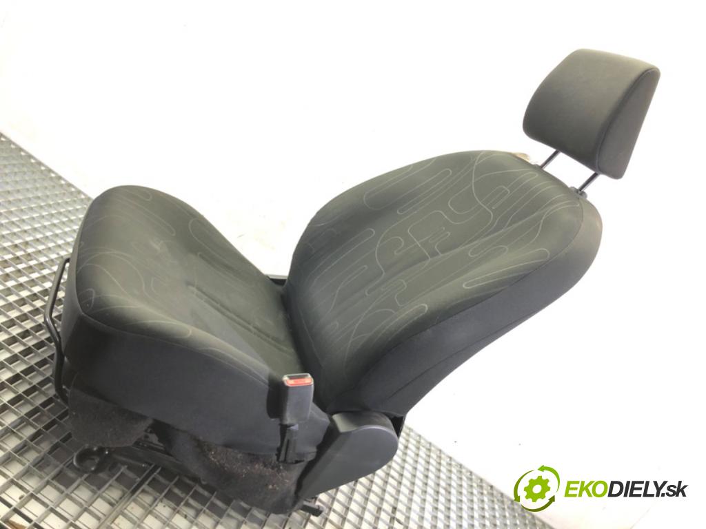TOYOTA YARIS (_P9_) 2005 - 2014    1.4 D-4D (NLP90_) 66 kW [90 KM] olej napędowy 2005 - 2012  Sedadlo pravy predný