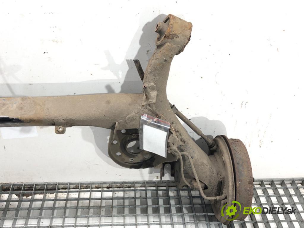 TOYOTA YARIS (_P9_) 2005 - 2014    1.4 D-4D (NLP90_) 66 kW [90 KM] olej napędowy 2005 - 2012  výztuha zadní část