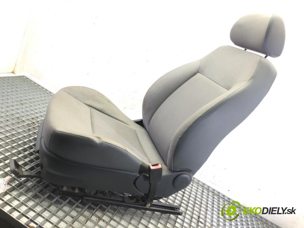 SEAT IBIZA III (6L1) 2002 - 2009    1.4 16V 55 kW [75 KM] benzyna 2002 - 2007  Sedadlo pravy predný