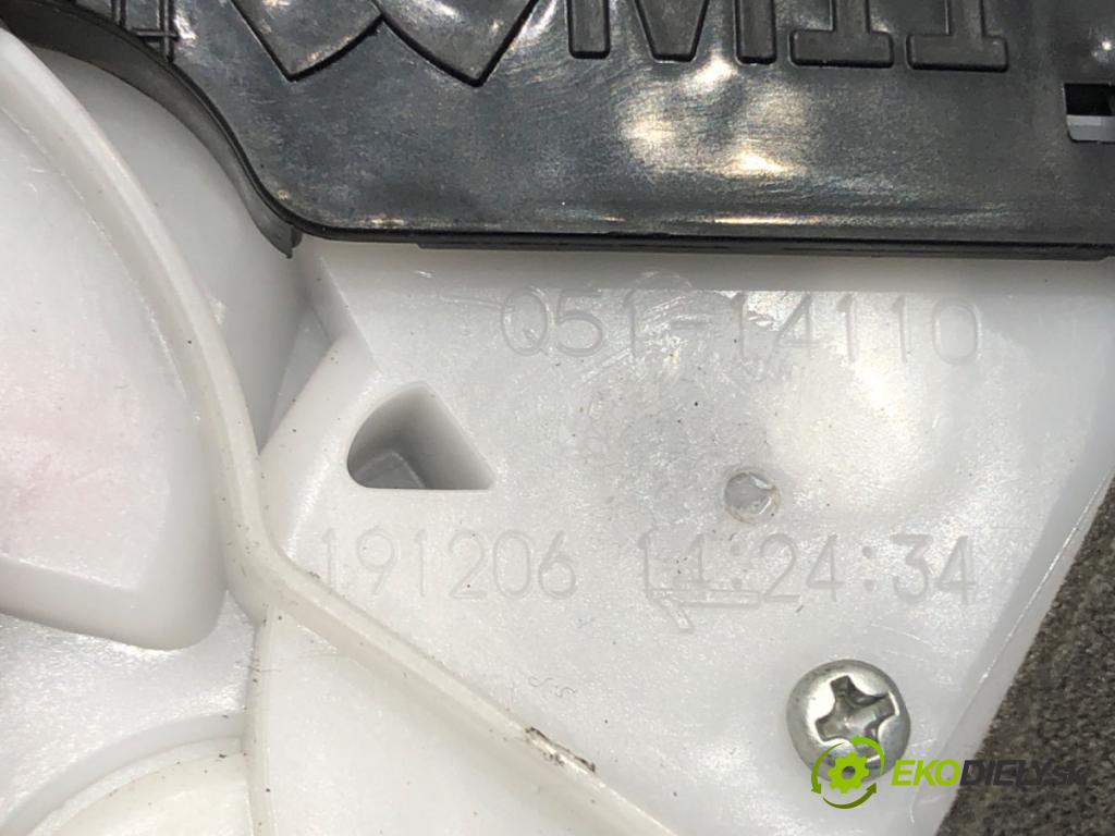 TOYOTA YARIS (_P13_) 2010 - 2022    1.5 (NSP131_) 82 kW [112 KM] benzyna 2017 - 2022  zámok dveře pravý zadní část