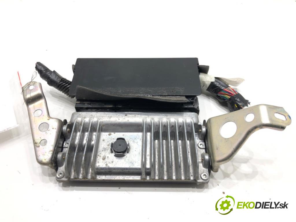 TOYOTA YARIS (_P13_) 2010 - 2022    1.5 (NSP131_) 82 kW [112 KM] benzyna 2017 - 2022  riadiaca jednotka Motor 82121-0U150 (Riadiace jednotky)