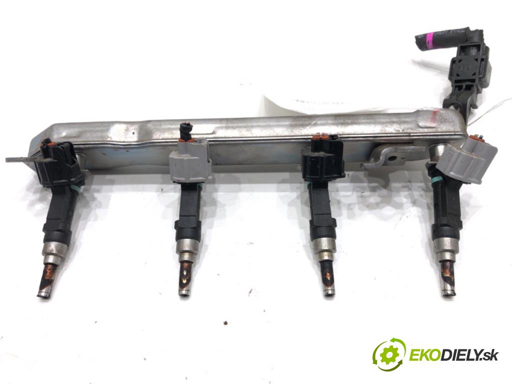 TOYOTA YARIS (_P13_) 2010 - 2022    1.5 (NSP131_) 82 kW [112 KM] benzyna 2017 - 2022  Lišta vstrekovacia 23250-47090 (Vstrekovacie lišty)