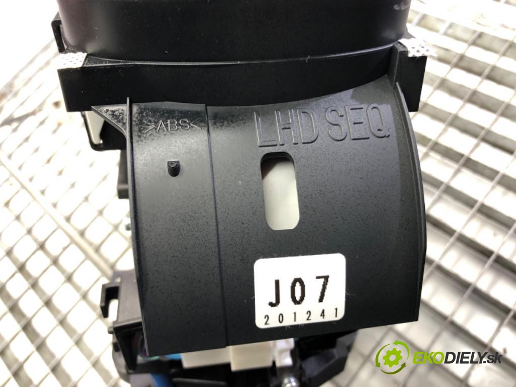 TOYOTA YARIS (_P13_) 2010 - 2022    1.5 (NSP131_) 82 kW [112 KM] benzyna 2017 - 2022  Kulisa  (Rýchlostné páky / kulisy)