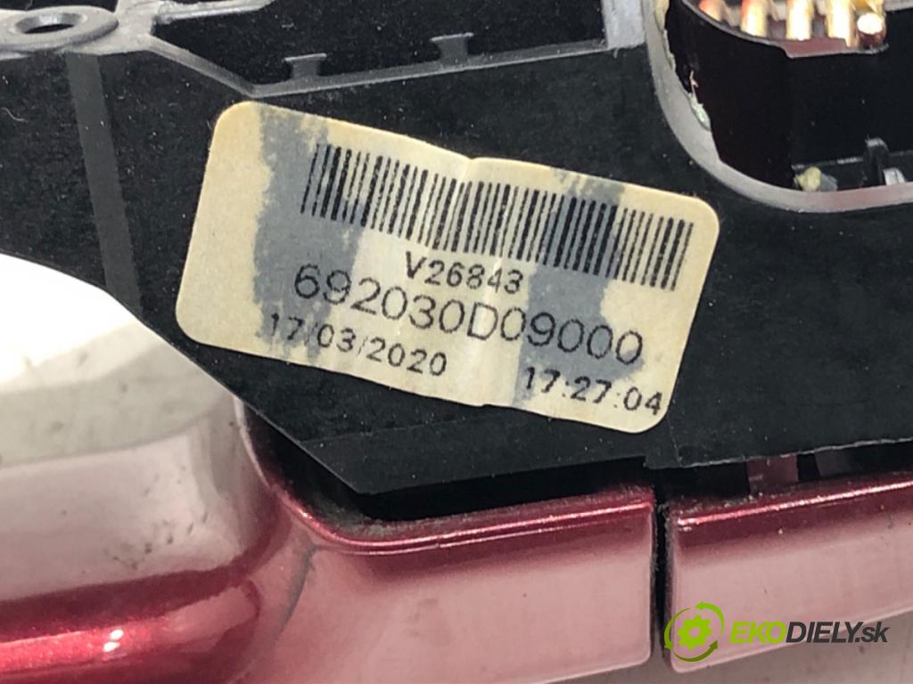 TOYOTA YARIS (_P13_) 2010 - 2022    1.5 (NSP131_) 82 kW [112 KM] benzyna 2017 - 2022  Kľučka vonkajšia pravy zad