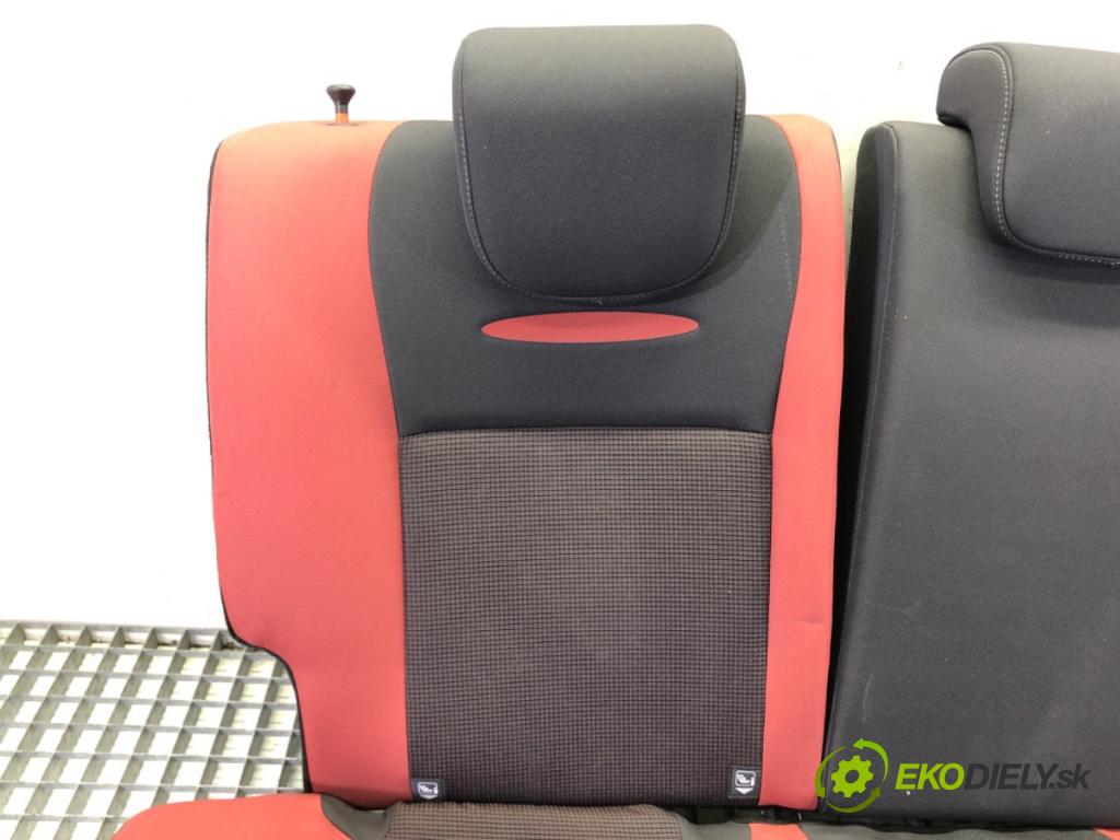TOYOTA YARIS (_P13_) 2010 - 2022    1.5 (NSP131_) 82 kW [112 KM] benzyna 2017 - 2022  Sedadlo druhý rad