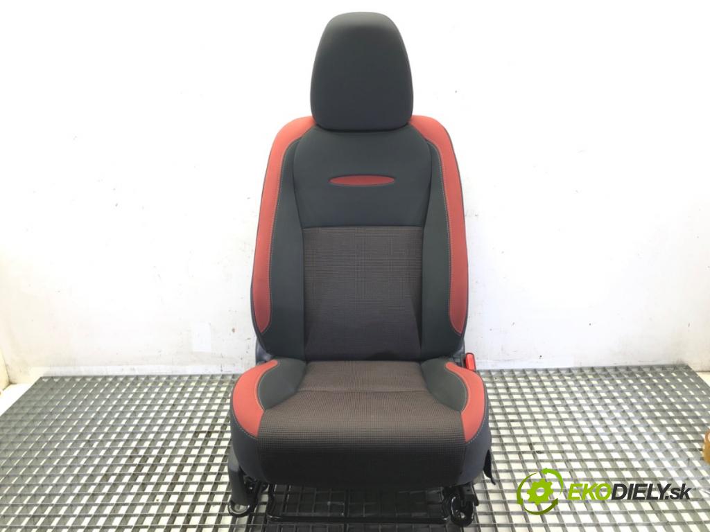TOYOTA YARIS (_P13_) 2010 - 2022    1.5 (NSP131_) 82 kW [112 KM] benzyna 2017 - 2022  Sedadlo pravy predný 