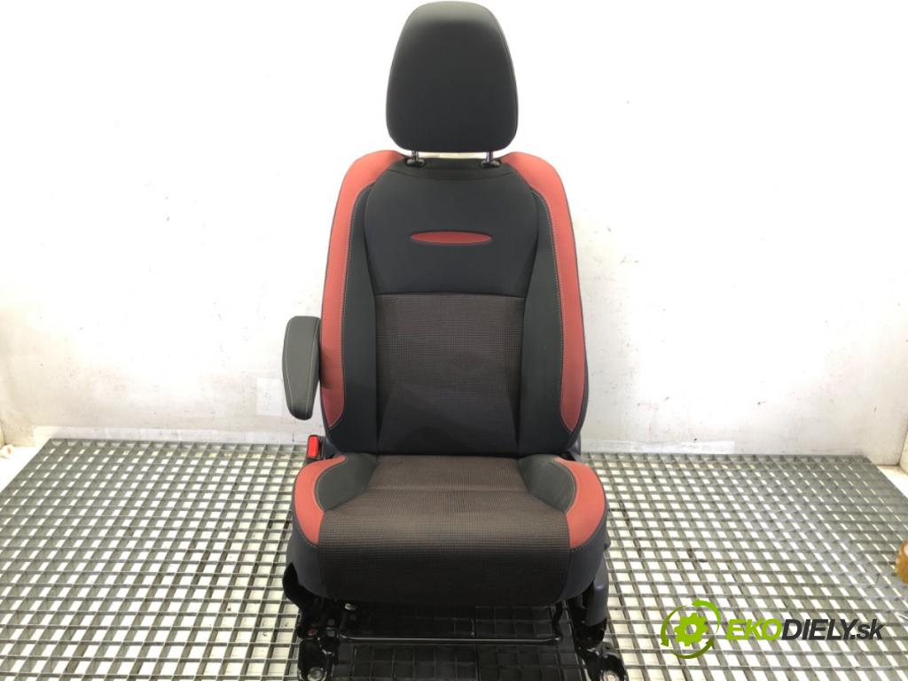 TOYOTA YARIS (_P13_) 2010 - 2022    1.5 (NSP131_) 82 kW [112 KM] benzyna 2017 - 2022  Sedadlo ľavy predný 